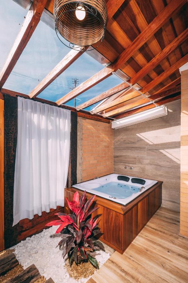 Deluxe Suite Spa Bath,1292271751:JPEG